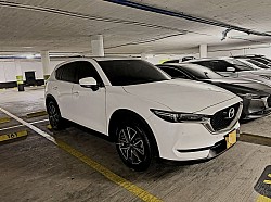 Renta Mazda Cx30 con conductor preminum en Medellin o todo Colombia.