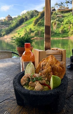 Cazuela colombiana en el mejor hotel de Guatape Colombia